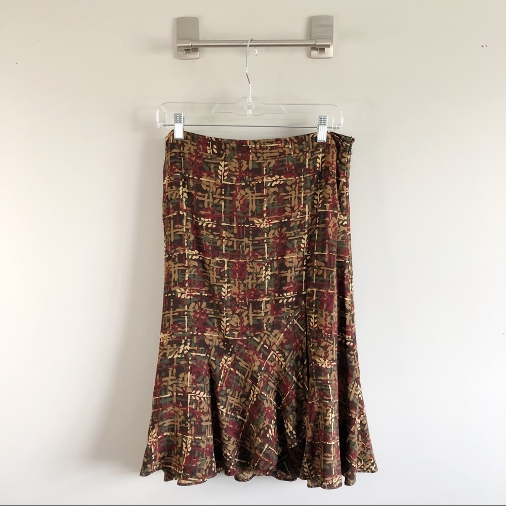 LOFT | Printed Trumpet Style Skirt Sz 8 - Picture 3 of 6